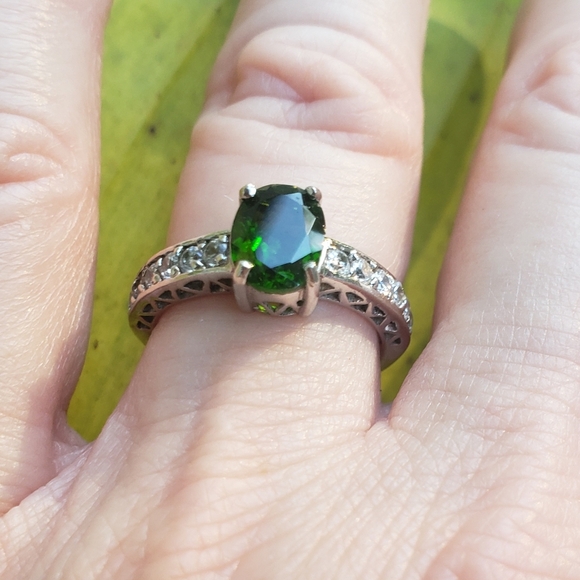 Oval Chrome Diopside Ring - Picture 7 of 10
